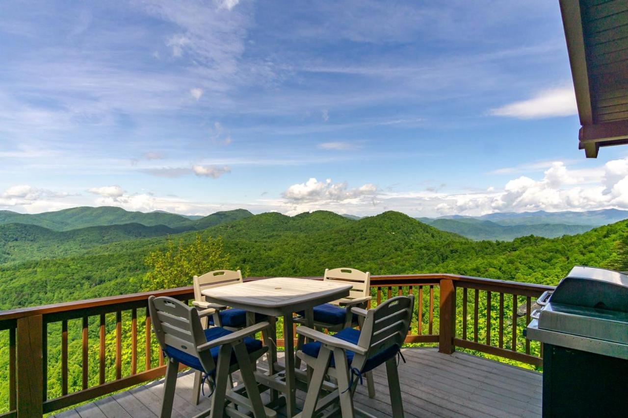 A Celestial Chalet Pets, Hot Tub & Mountain View Villa Old Fort Exterior photo