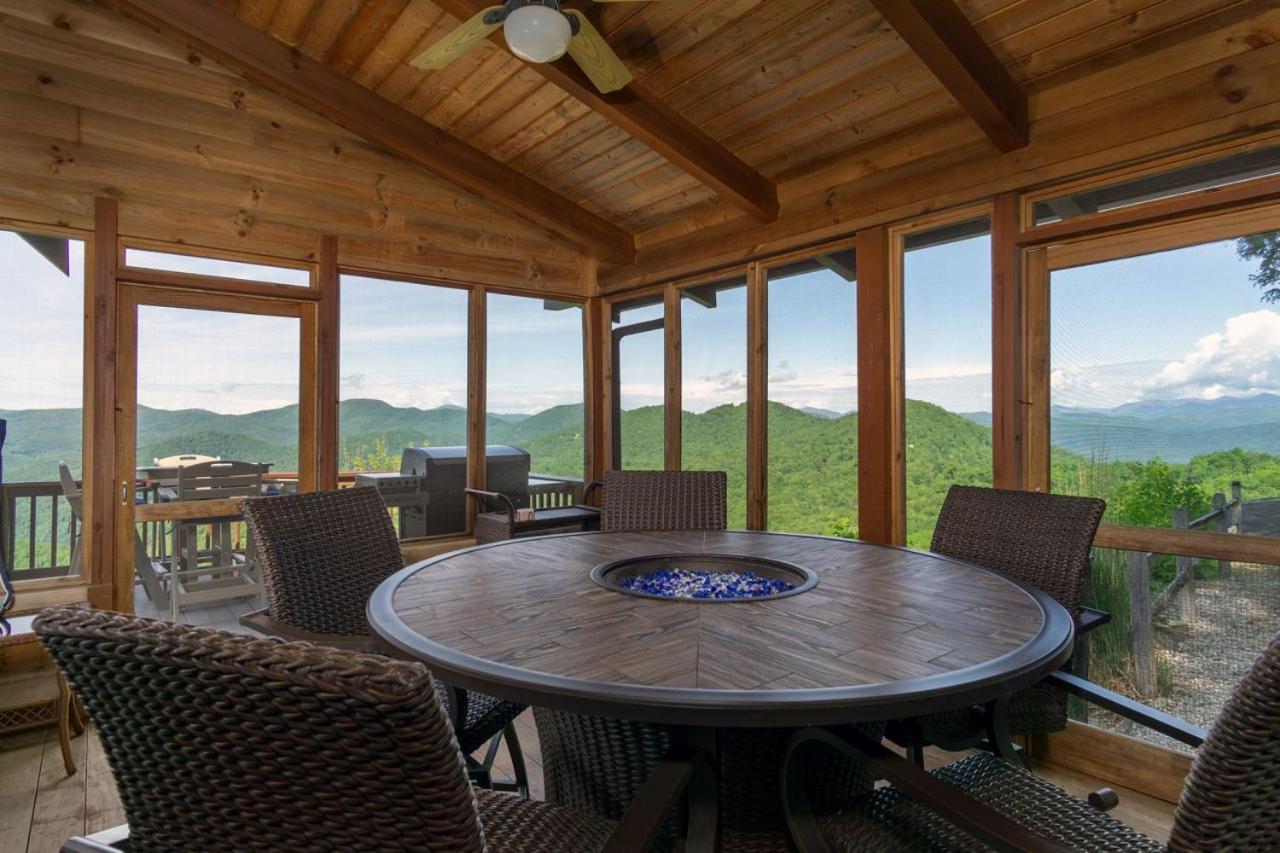 A Celestial Chalet Pets, Hot Tub & Mountain View Villa Old Fort Exterior photo