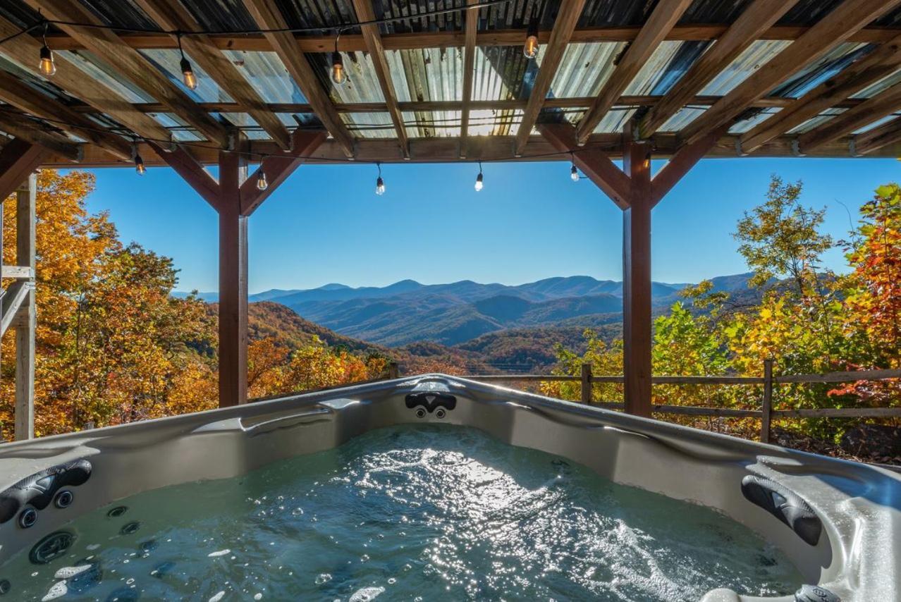 A Celestial Chalet Pets, Hot Tub & Mountain View Villa Old Fort Exterior photo